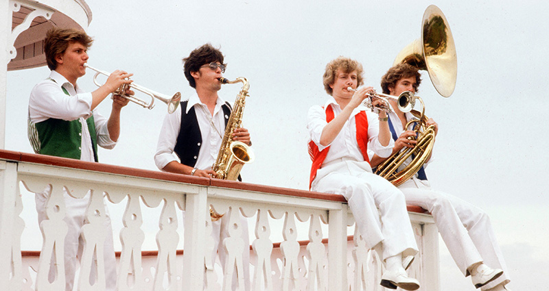 Dixieland band playing instruments