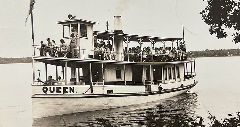 Queen Riverboat on Lake Okoboji